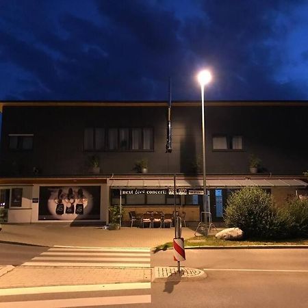 Kleine Wohnung Im - Konzept Flieger - 2 Stockwerke Тетнанг Экстерьер фото