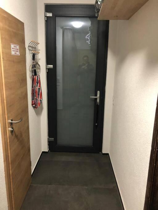 Kleine Wohnung Im - Konzept Flieger - 2 Stockwerke Тетнанг Экстерьер фото